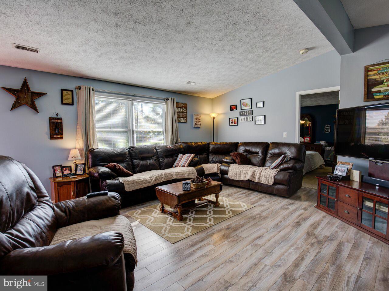 258 Fegan Road Bunker Hill, WV 25413 - Photo 22 of 30 Interior (General)