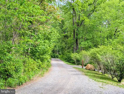 $230,000 | 3964 Hidden Valley Lane, Linden, VA 22642