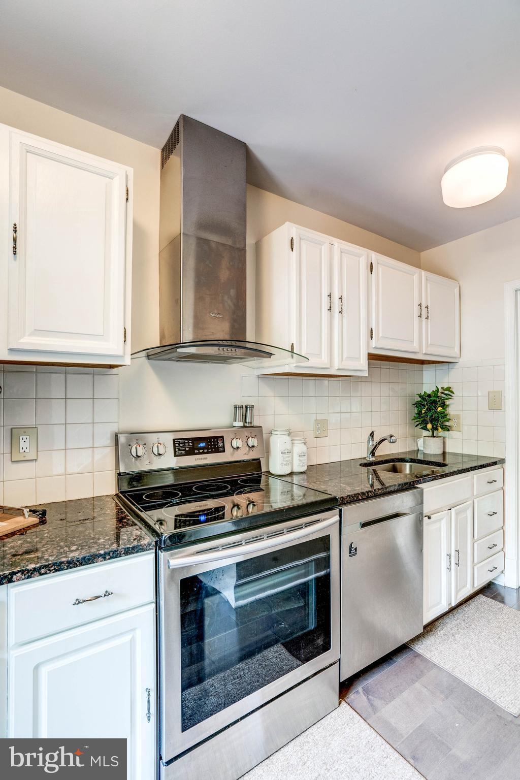 3233 Sutton Place Northwest, Unit A Washington, DC 20016 - Photo 13 of 48