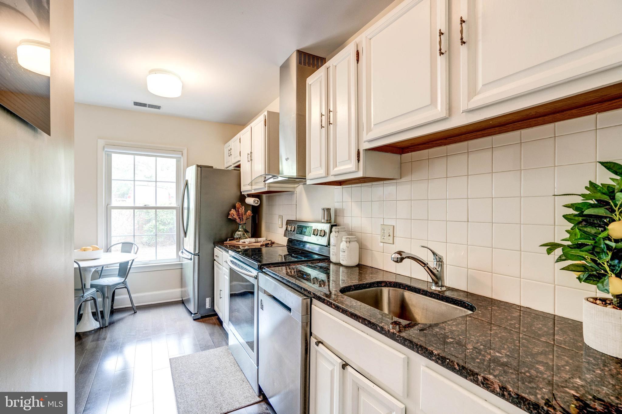 3233 Sutton Place Northwest, Unit A Washington, DC 20016 - Photo 14 of 48