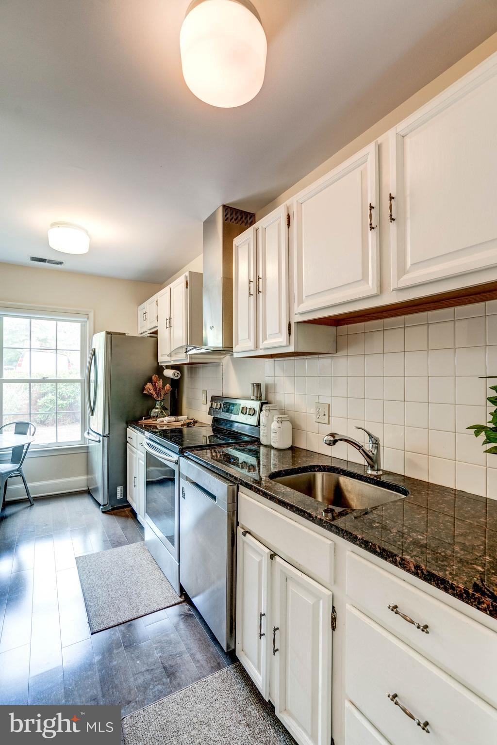 3233 Sutton Place Northwest, Unit A Washington, DC 20016 - Photo 16 of 48