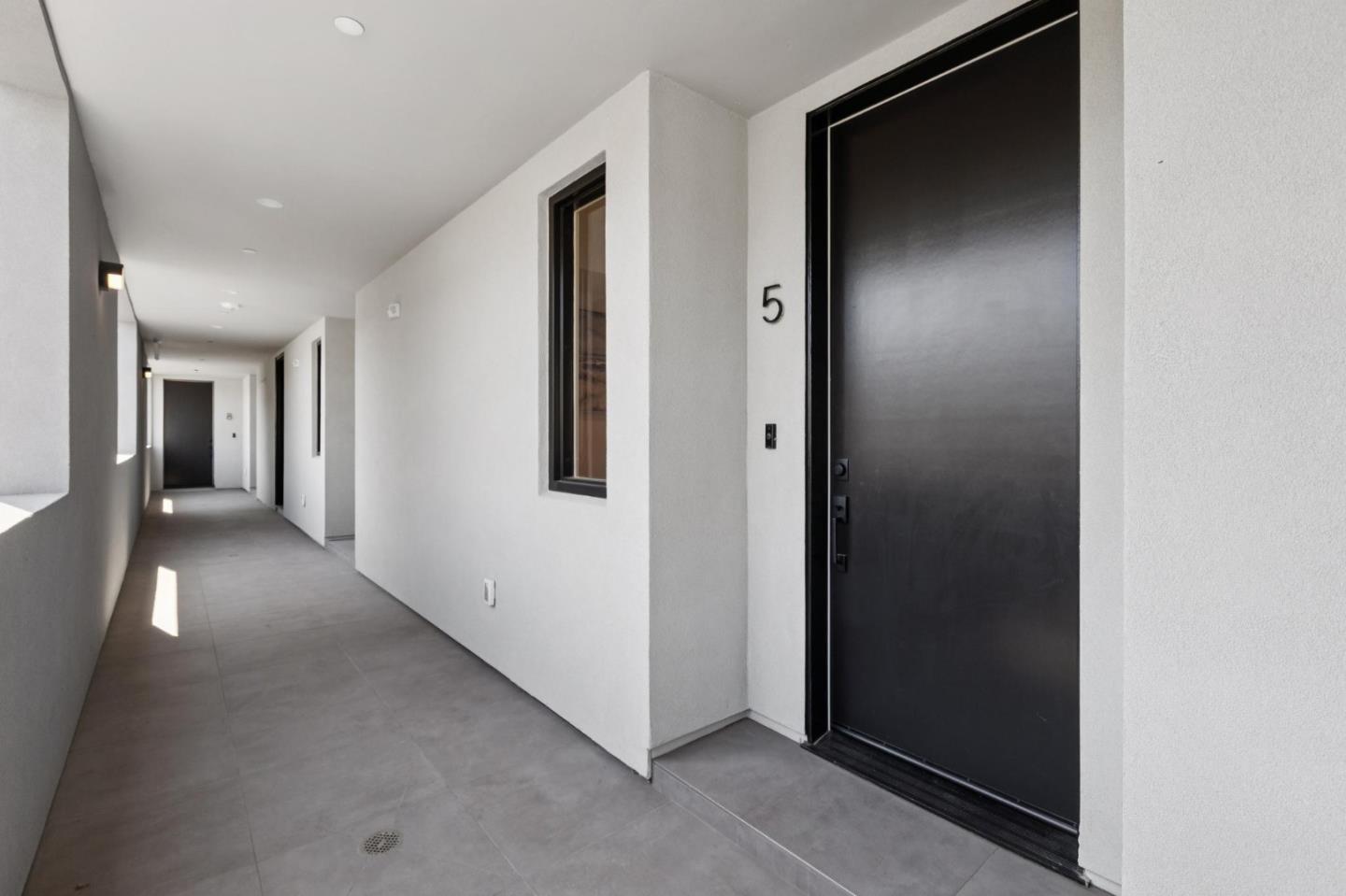 1433 Floribunda Avenue, Unit 5 Burlingame, CA 94010 - Photo 3 of 58