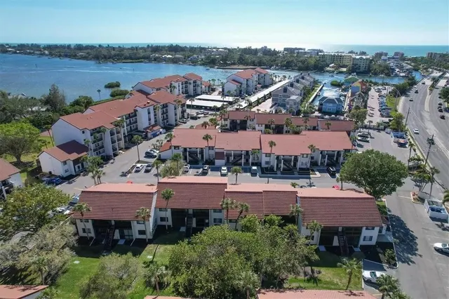 a view of a tennis court