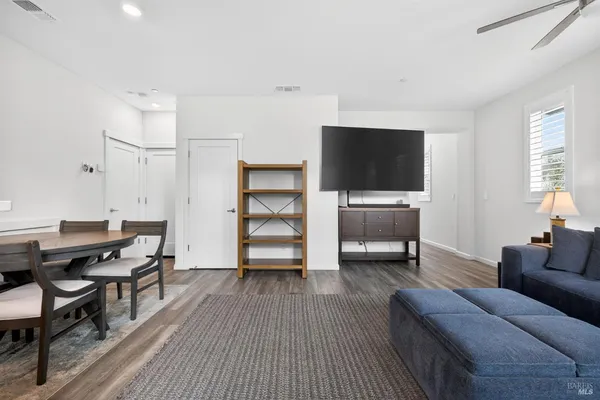 $615,000 | 48 Yarrow Way, Santa Rosa, CA 95407