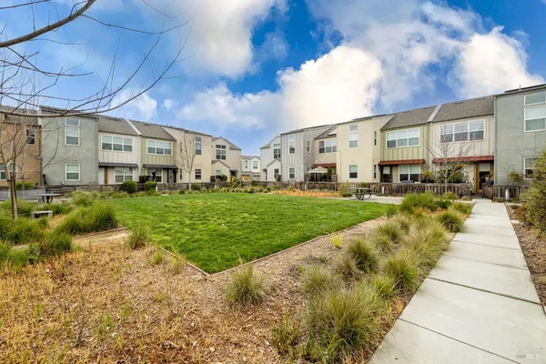 $615,000 | 48 Yarrow Way, Santa Rosa, CA 95407