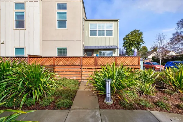 $615,000 | 48 Yarrow Way, Santa Rosa, CA 95407