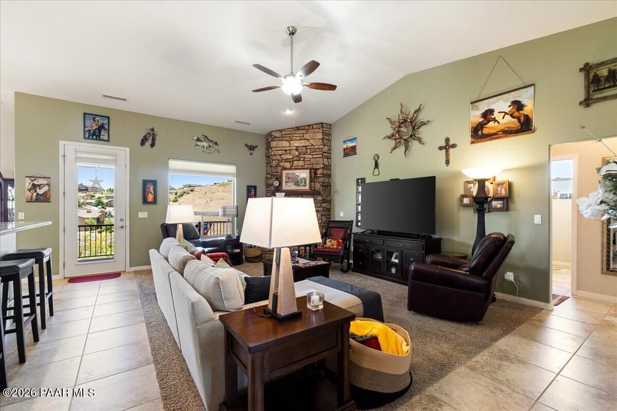 1052 Rough Diamond Drive Prescott, AZ 86301 - Photo 3 of 21 Living