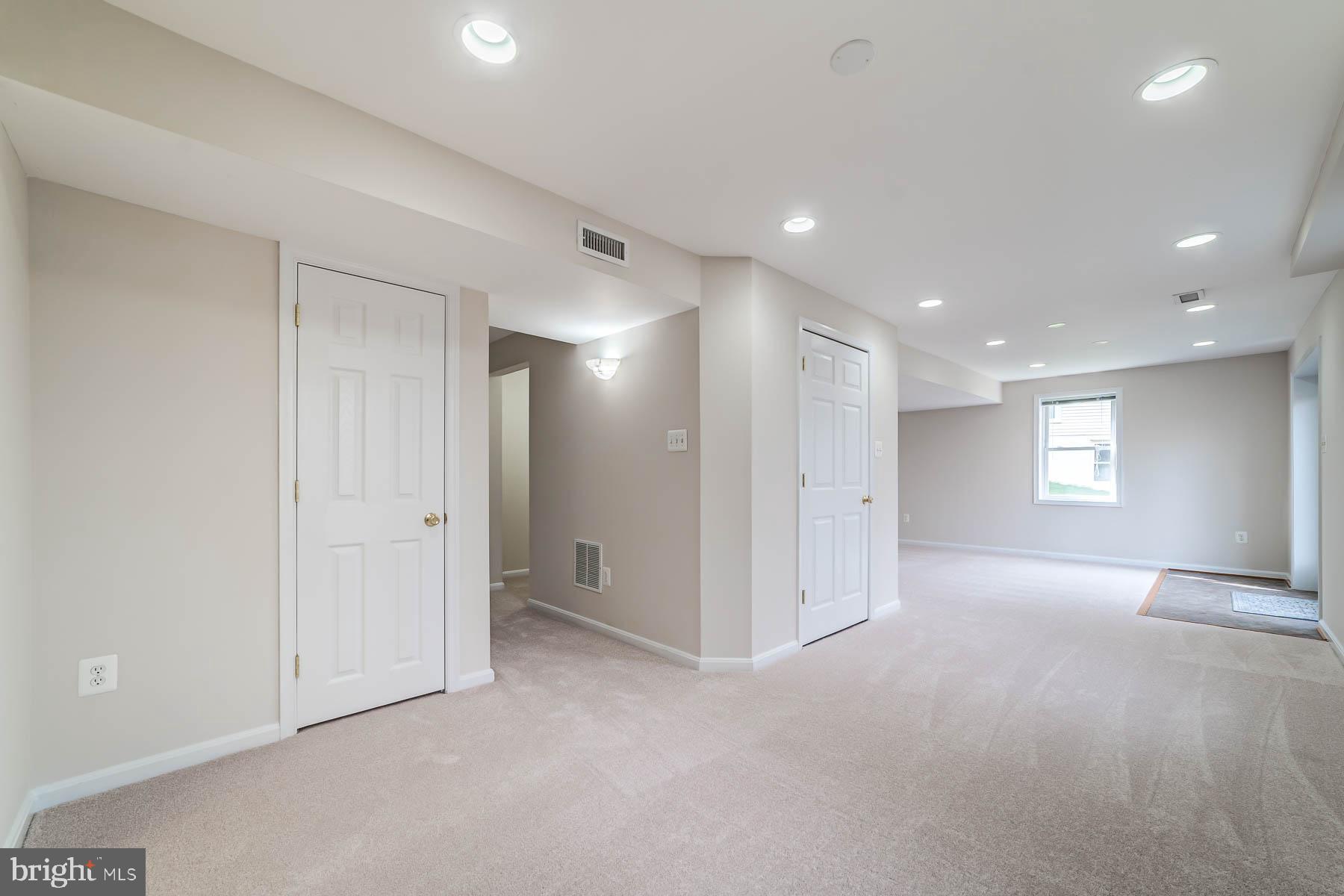 6813 Bluecurl Circle Springfield, VA 22152 - Photo 50 of 60 Gallery Image 50