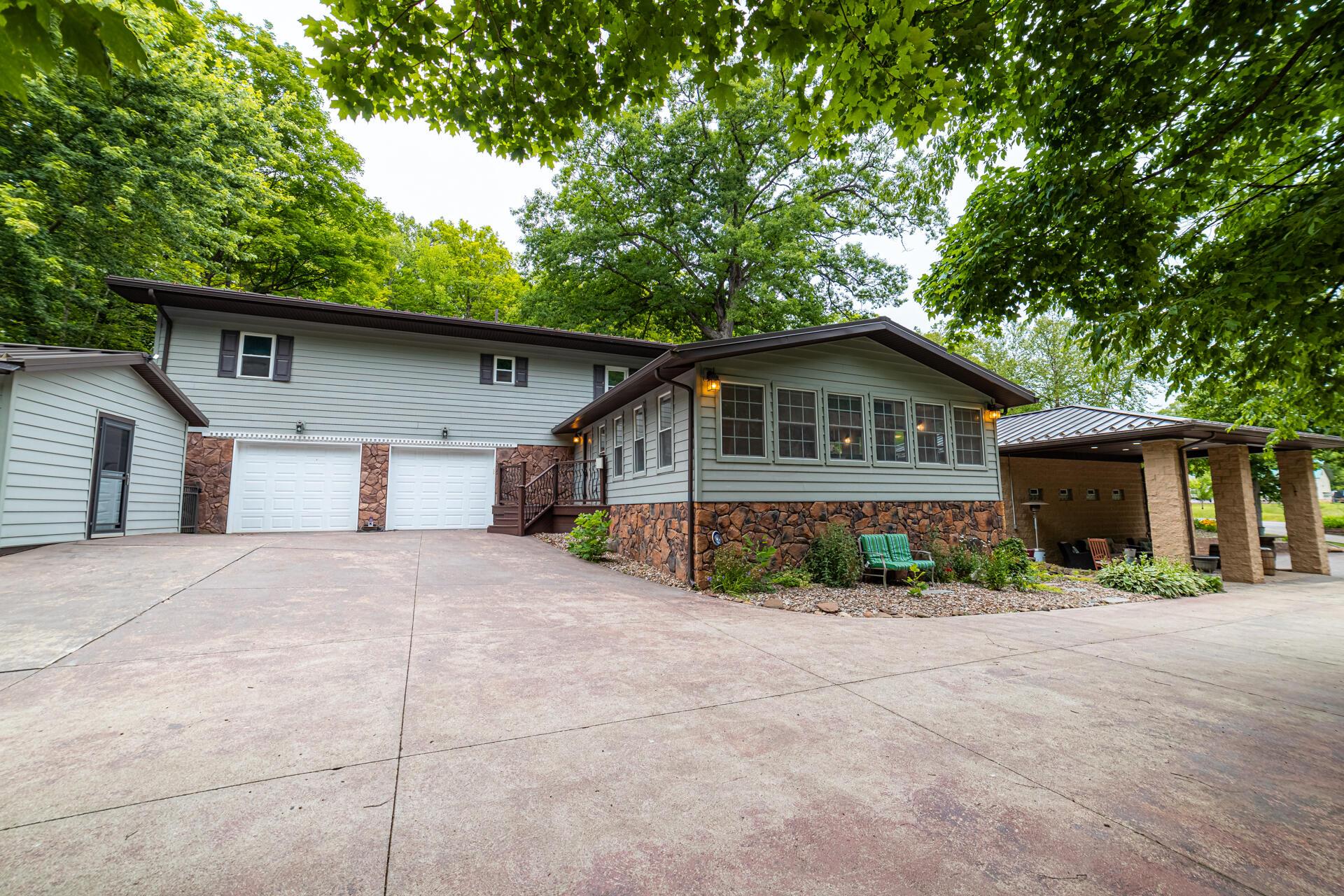 1260 Pleasant Valley Road Mansfield, OH 44903 - Photo 2 of 41 2