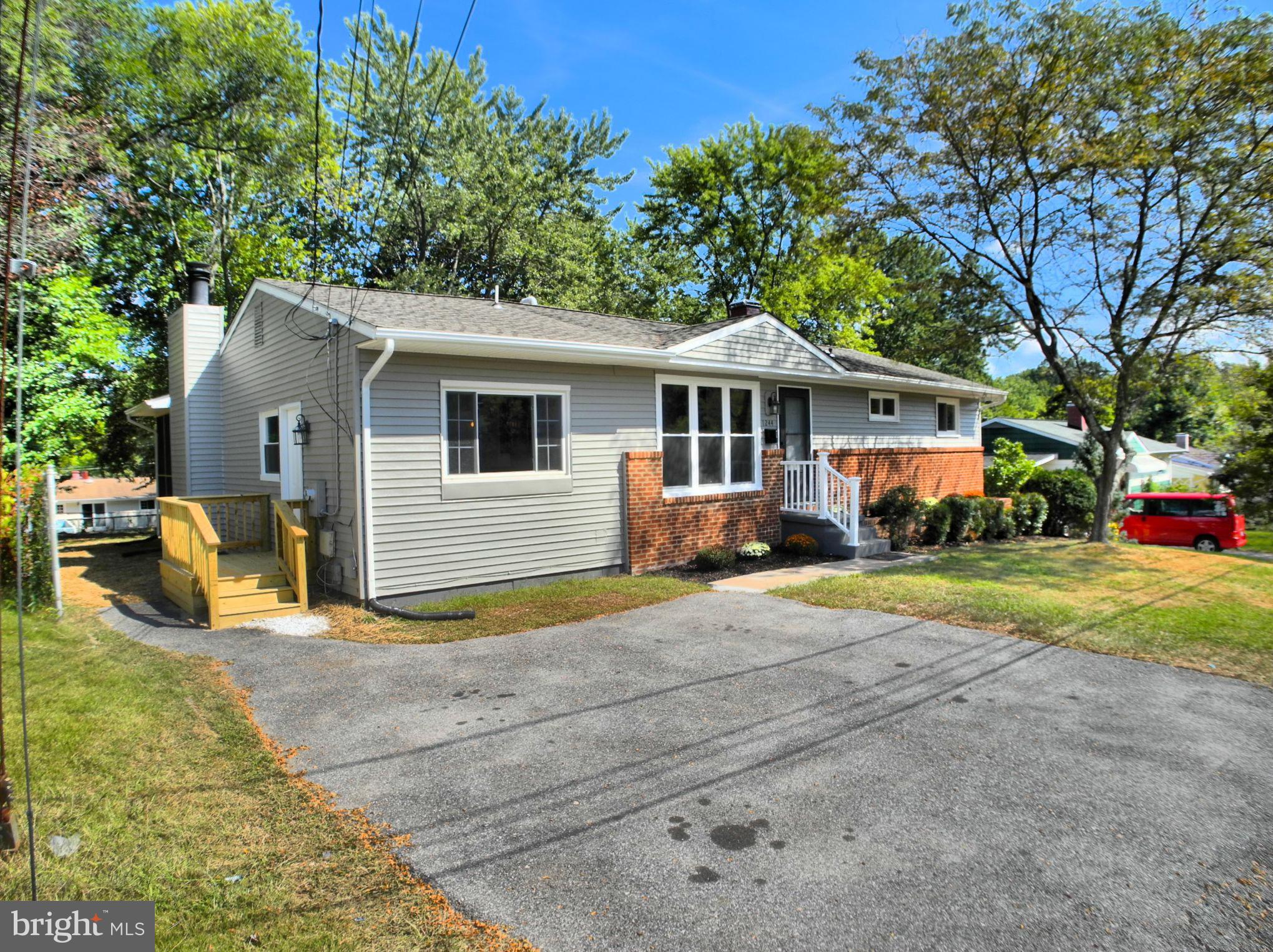 1244 Roundtop Road Odenton, MD 21113 - Photo 5 of 30 Exterior (Front)