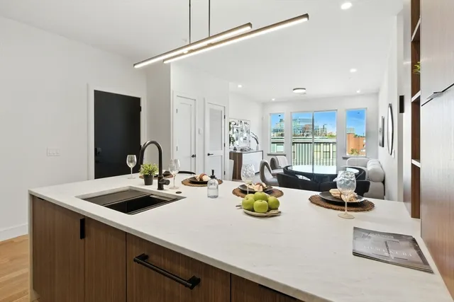 $1,685,000 | 58 Kent, Unit 303, Brookline, MA 02445