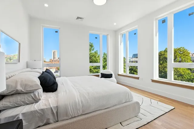 $1,685,000 | 58 Kent, Unit 303, Brookline, MA 02445