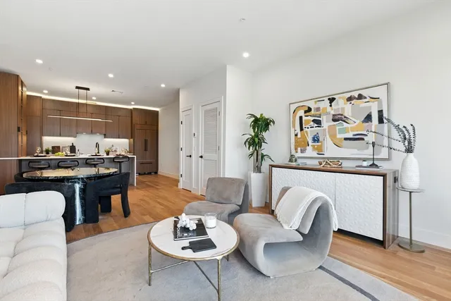 $1,685,000 | 58 Kent, Unit 303, Brookline, MA 02445