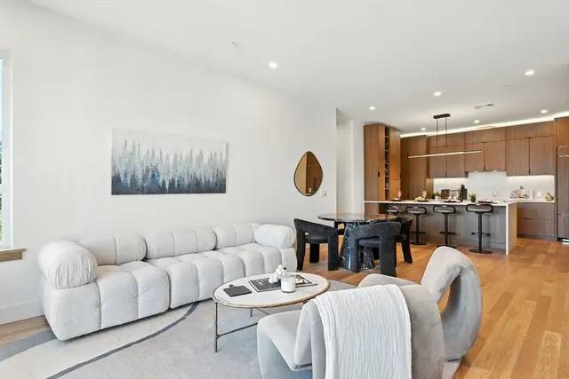 $1,685,000 | 58 Kent, Unit 303, Brookline, MA 02445