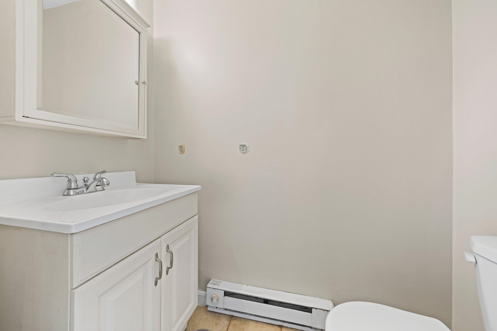 19-4 Boyd Road, Unit 4 Londonderry, NH 03053 - Photo 8 of 21