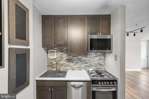 $214,900 | 1021 Arlington Boulevard, Unit 806, Arlington, VA 22209