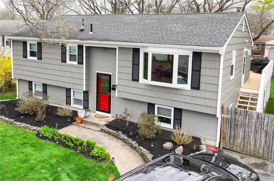 47 Long Street Warwick, RI 02886 - Photo 2 of 42