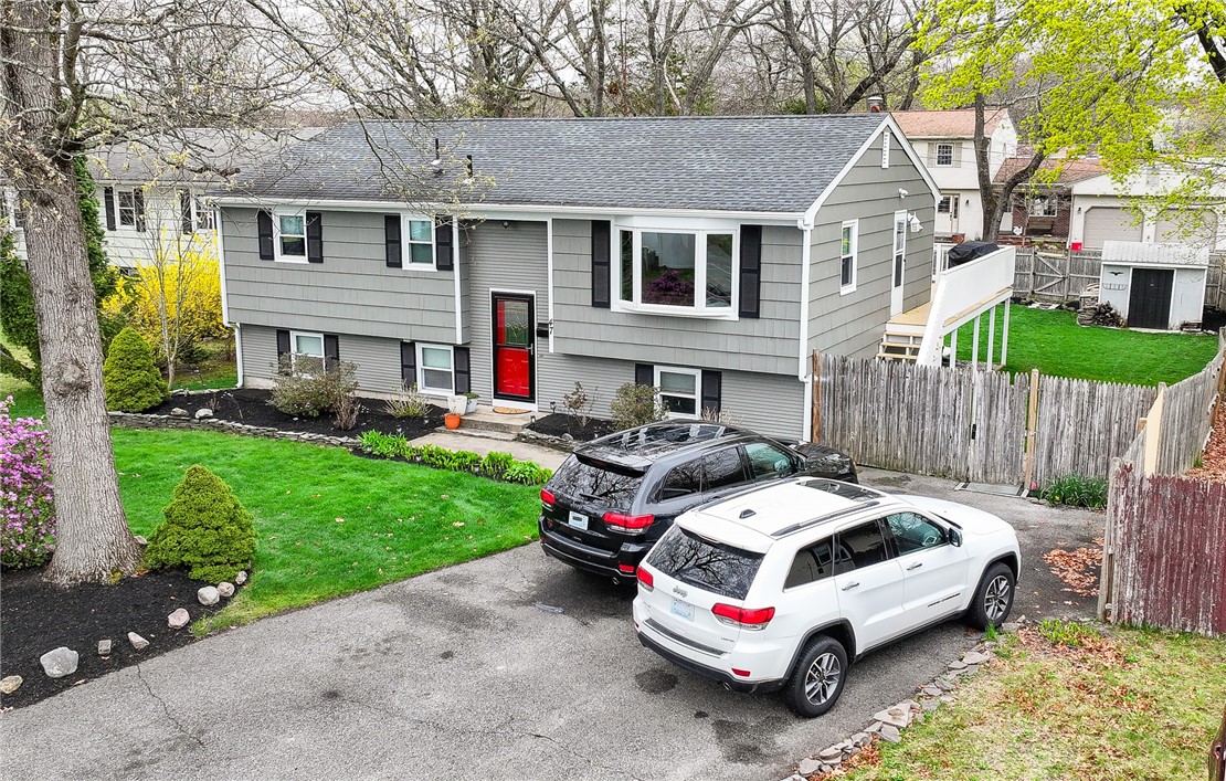 47 Long Street Warwick, RI 02886 - Photo 3 of 42
