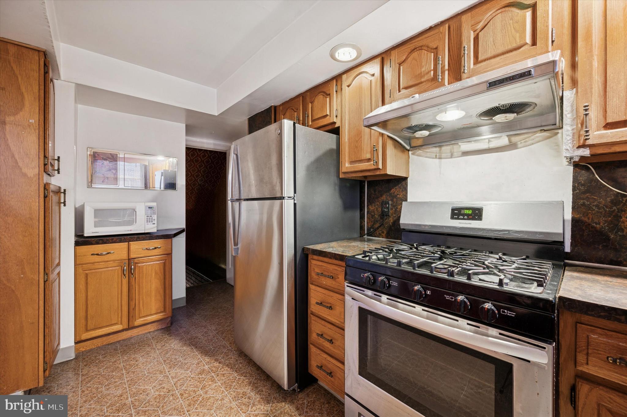 6024 Reach Street Philadelphia, PA 19111 - Photo 12 of 23 Kitchen