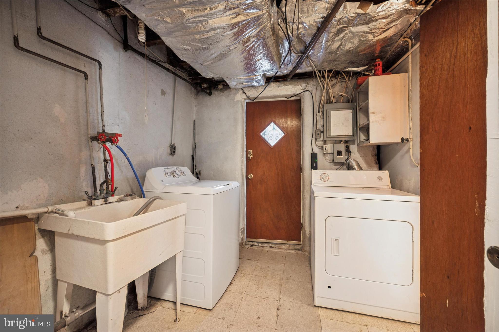 6024 Reach Street Philadelphia, PA 19111 - Photo 15 of 23 Laundry in the basement