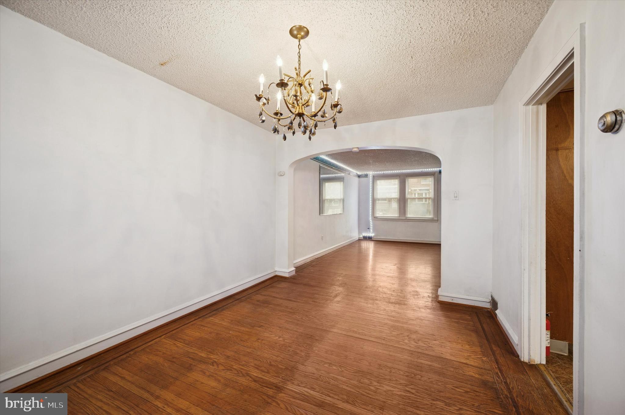 6024 Reach Street Philadelphia, PA 19111 - Photo 6 of 23 Dining room