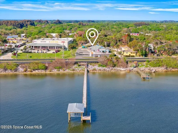 a view of an outdoor space