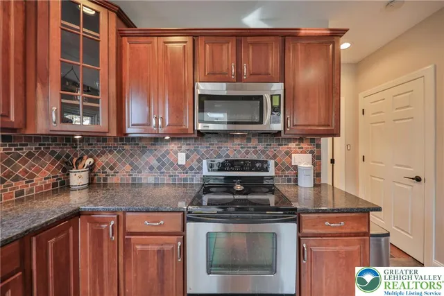 $375,000 | 1390 New Jersey Avenue, Hellertown, PA 18055