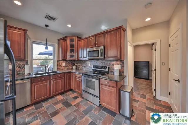 $375,000 | 1390 New Jersey Avenue, Hellertown, PA 18055