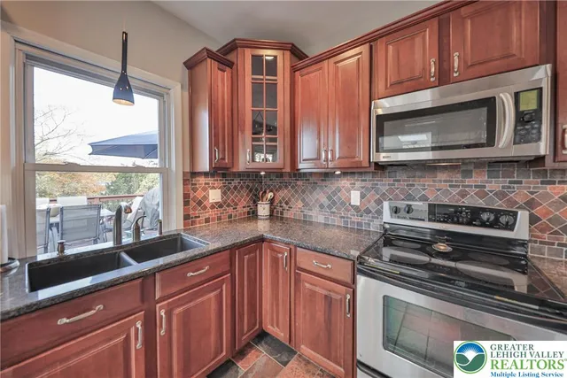 $375,000 | 1390 New Jersey Avenue, Hellertown, PA 18055