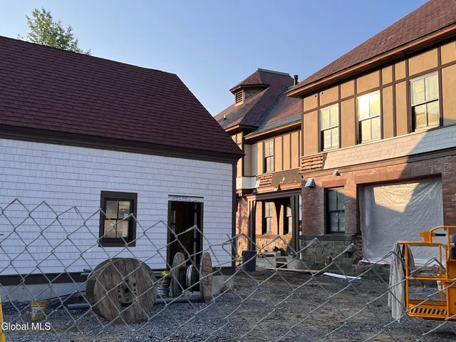 $2,317,900 | 122 Regent Street, Unit 2, Saratoga Springs, NY 12866