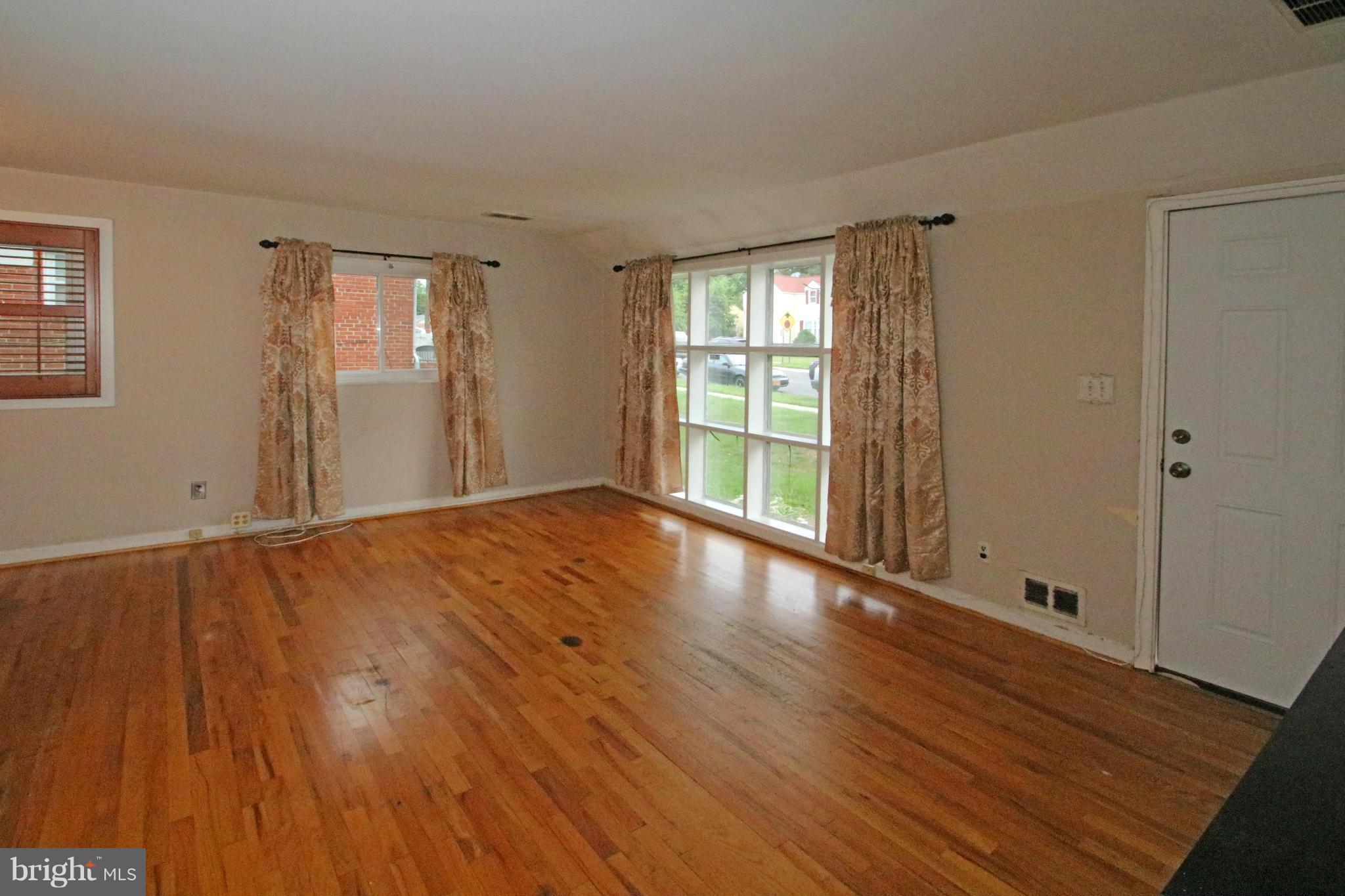 12708 Flack Street Silver Spring, MD 20906 - Photo 2 of 15 Living Room