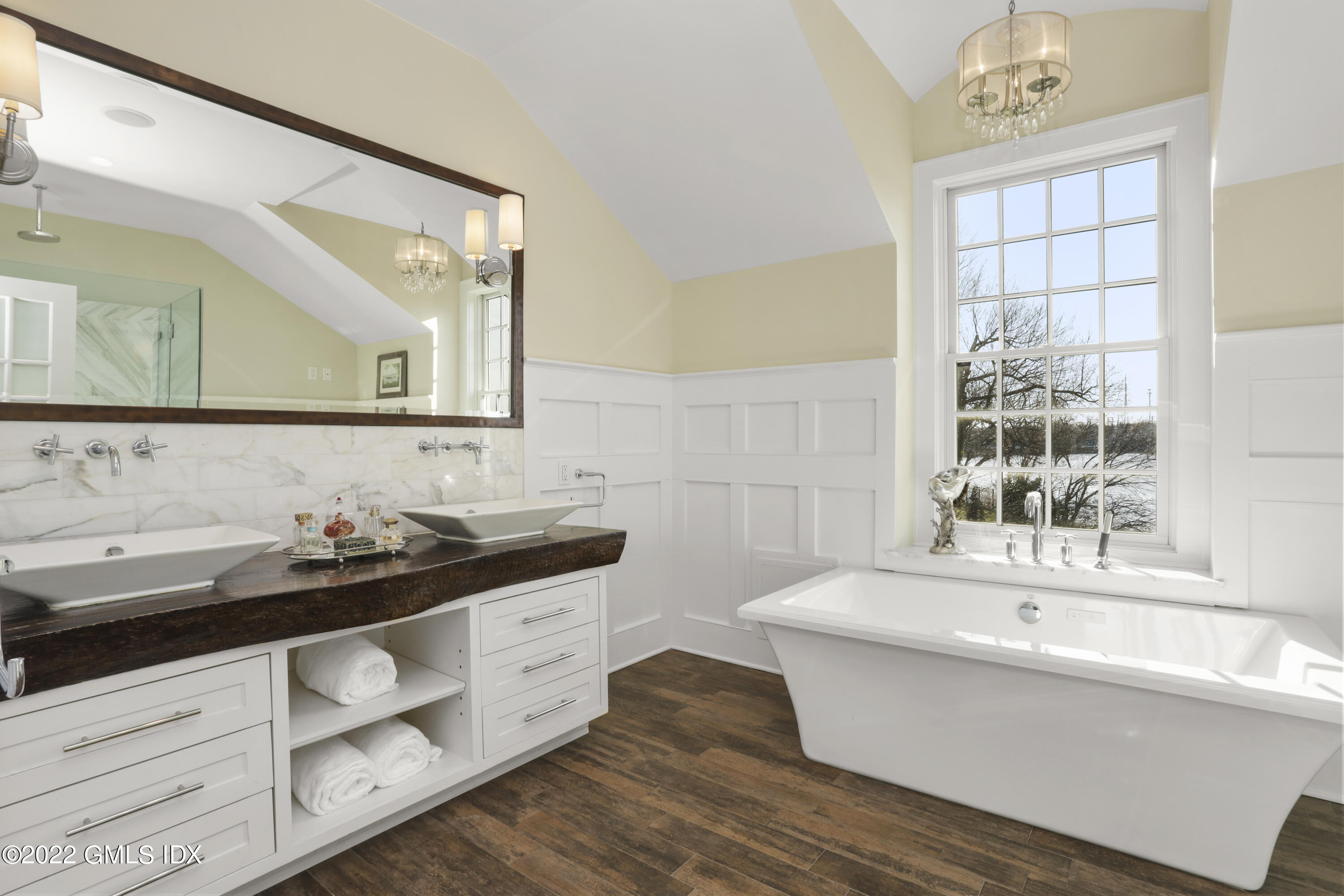 30 Bayside Terrace Riverside, CT 06878 - Photo 27 of 50 a bathroom with a sink and a bathtub