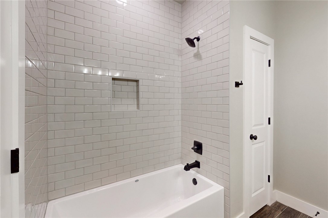 3005 Alpha Court Bryan, TX 77808 - Photo 6 of 37