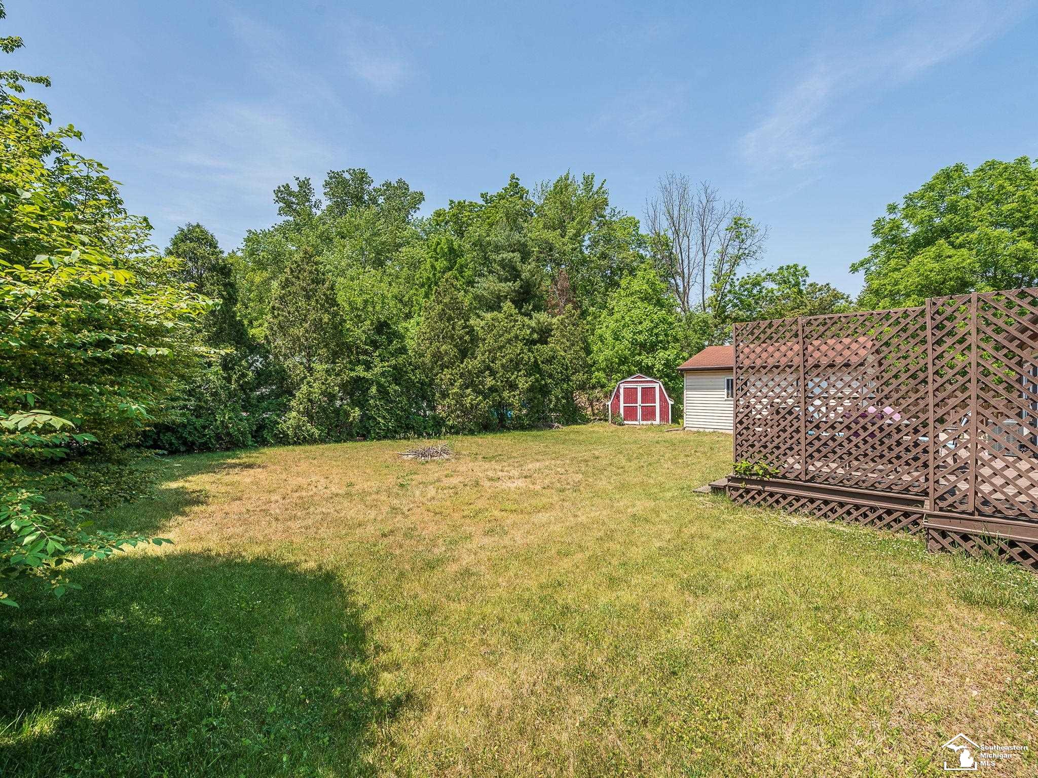 8245 Summerfield Road Lambertville, MI 48144 - Photo 21 of 26 50111368-20.JPG