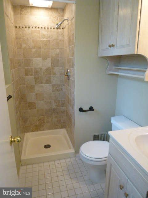8116 Karl Road Alexandria, VA 22308 - Photo 9 of 16 Bath