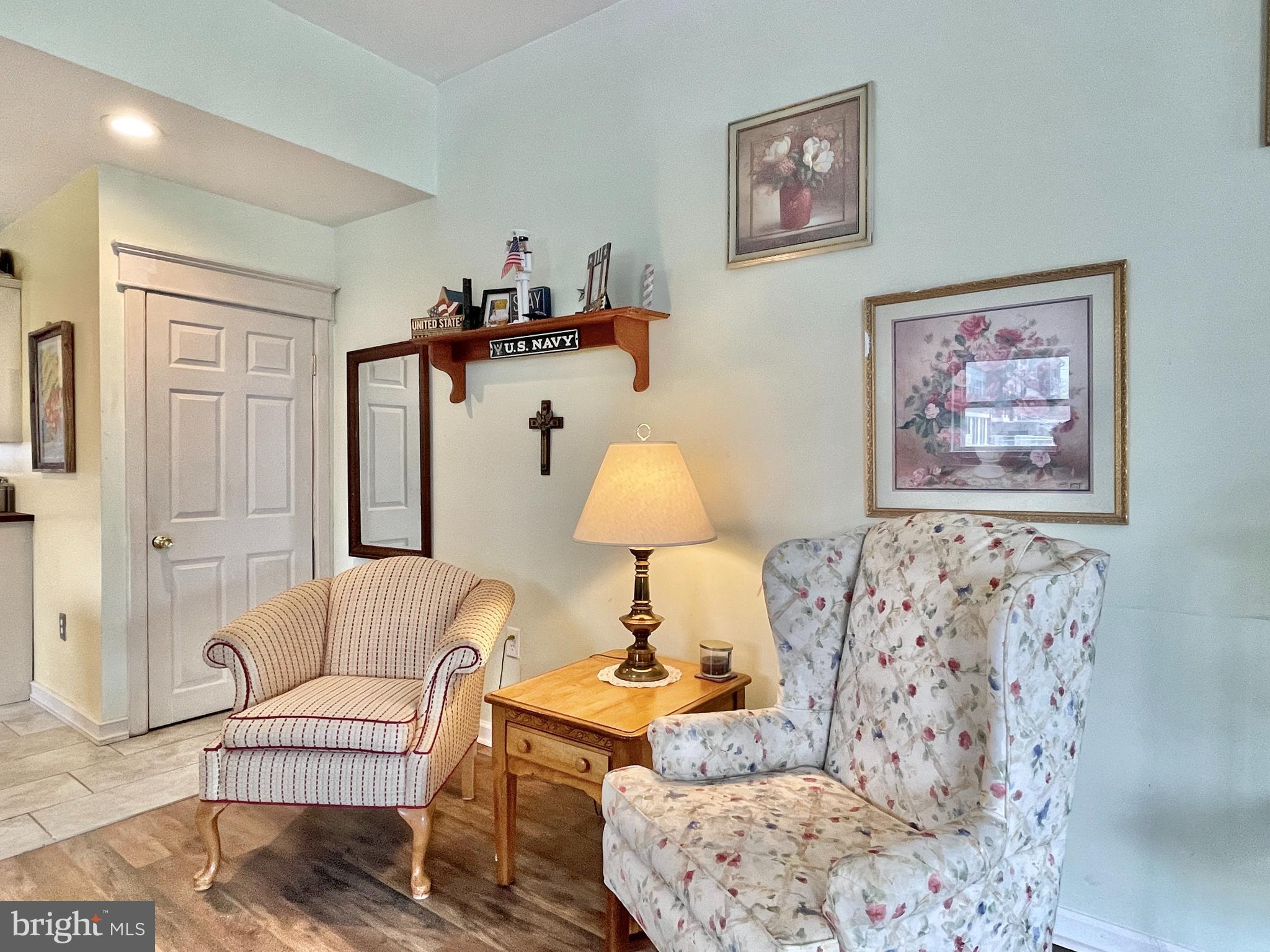 401 Haakon Road Brooklawn, NJ 08030 - Photo 8 of 38 Living Room