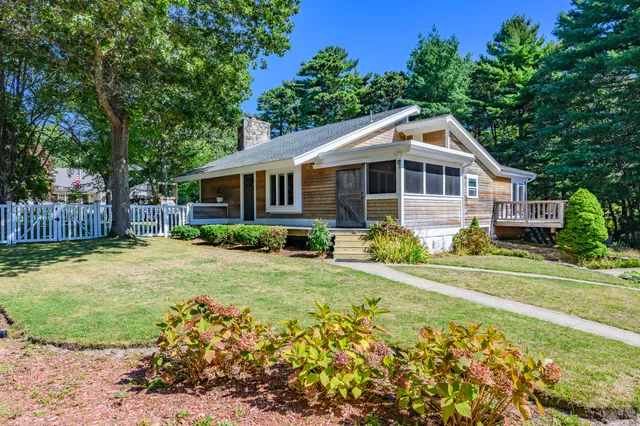 $1,295,000 | 6 Cedar Street, Cotuit, MA 02635