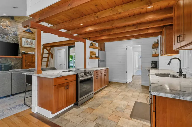 $1,295,000 | 6 Cedar Street, Cotuit, MA 02635