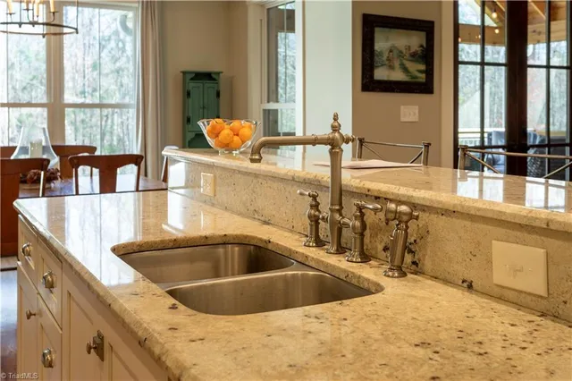 $585,000 | 105 Linden Lane, Lexington, NC 27292