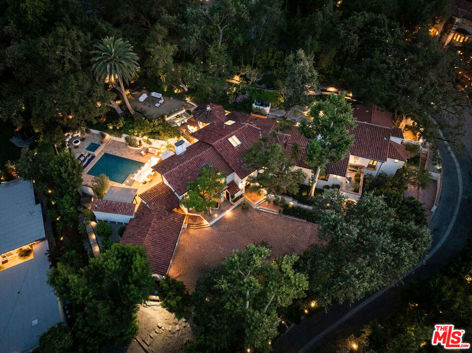 17610 Hidden Oaks Road Encino, CA 91316 - Photo 34 of 34