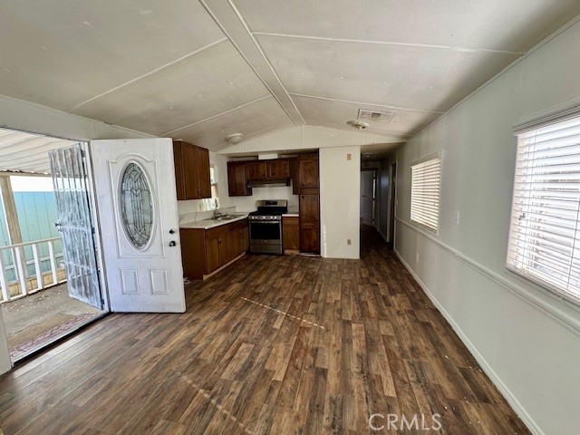 15798 Slover Avenue Fontana, CA 92337 - Photo 6 of 17