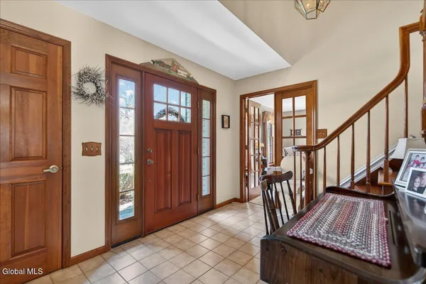 $699,900 | 10 Timberwick Drive, Halfmoon, NY 12065