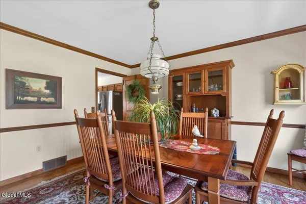 $699,900 | 10 Timberwick Drive, Halfmoon, NY 12065