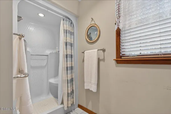 $699,900 | 10 Timberwick Drive, Halfmoon, NY 12065