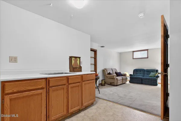 $699,900 | 10 Timberwick Drive, Halfmoon, NY 12065