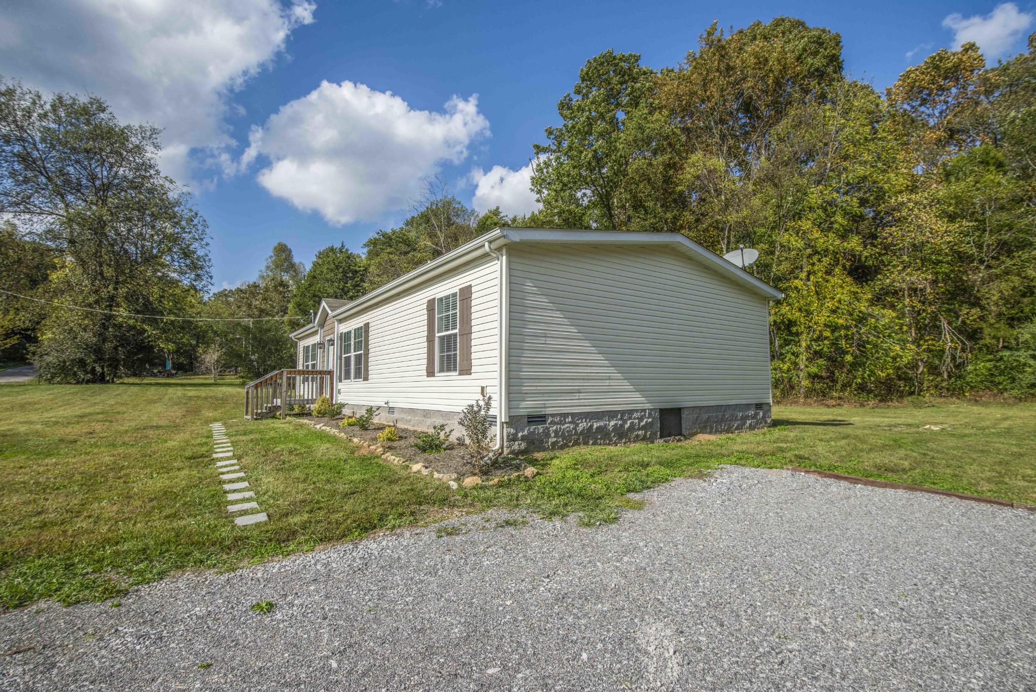 335 Howard Road Loudon, TN 37774 - Photo 4 of 37 Gallery Image 4