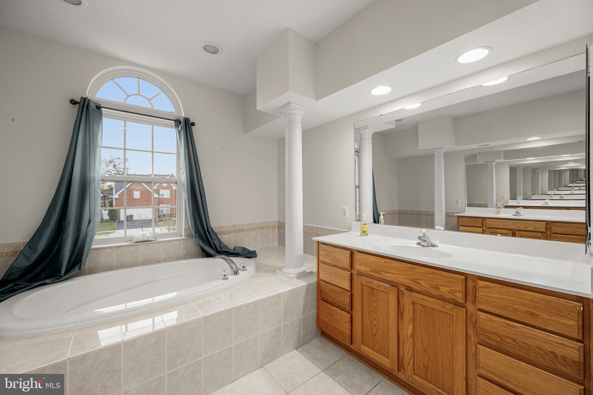 13220 Hampton Farm Lane Brandywine, MD 20613 - Photo 23 of 33 Master Bath