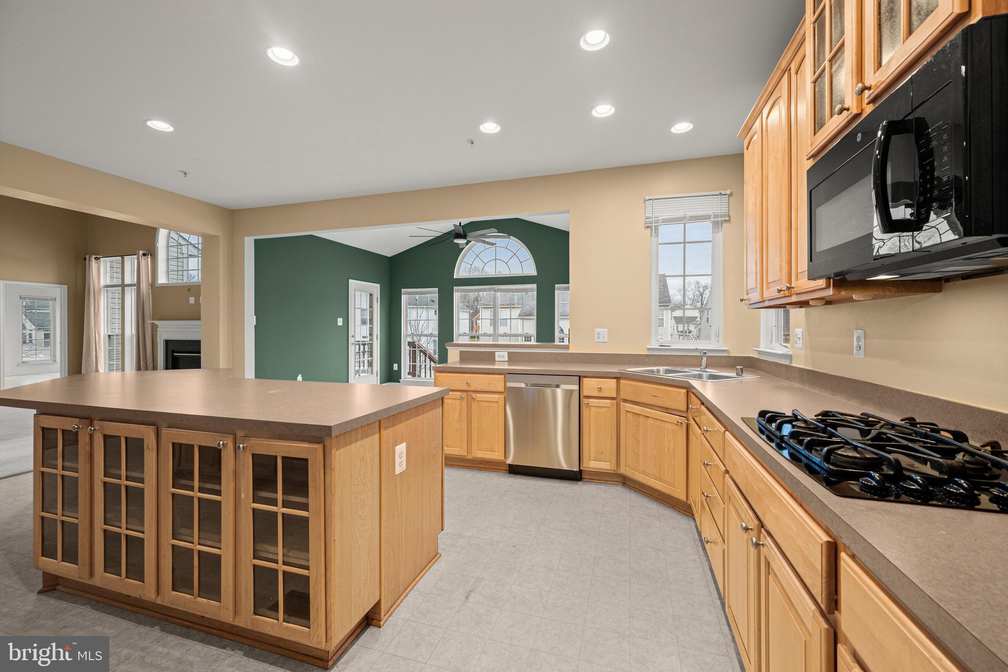 13220 Hampton Farm Lane Brandywine, MD 20613 - Photo 8 of 33 Gas Cooking