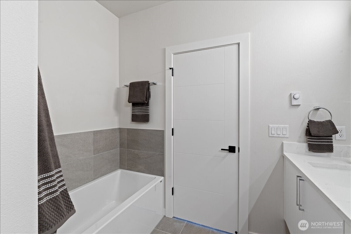 17335 90th Drive Northeast, Unit B Bothell, WA 98011 - Photo 25 of 39