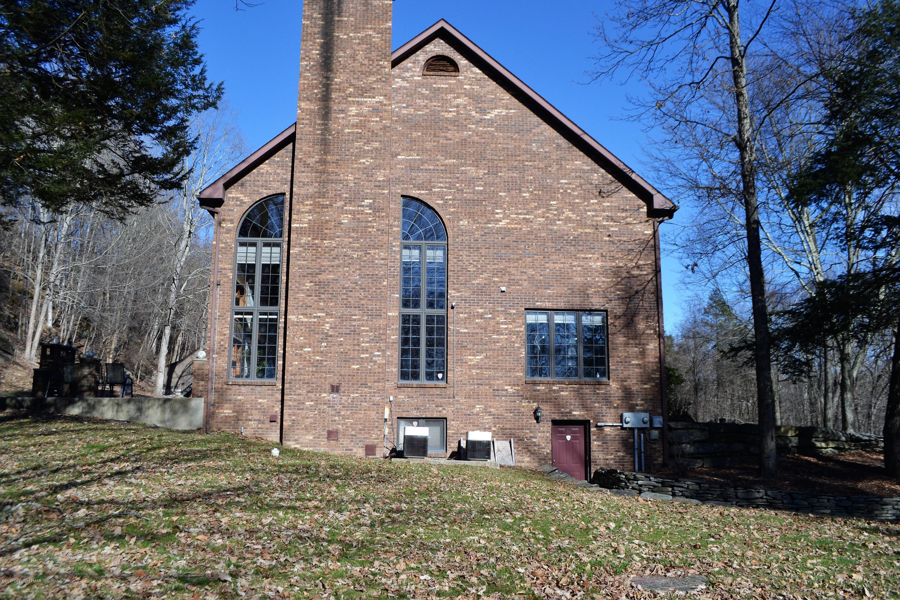 1117 Red Fox Road East Stroudsburg, PA 18301 - Photo 54 of 58 Side view
